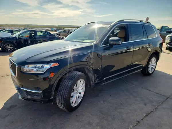 YV4A22PK2G1093073 — 2016 Volvo XC90, Передняя часть (Front End), фото до ремонта