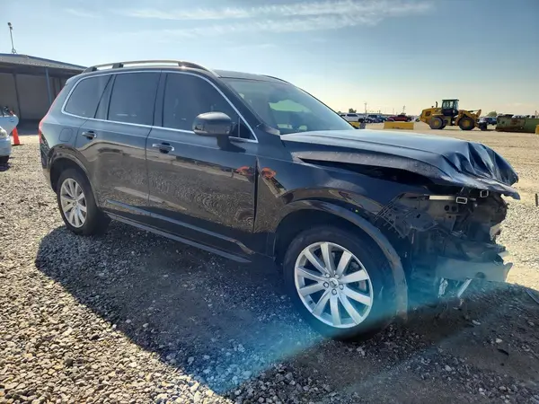 YV4A22PK8G1034013 — 2016 Volvo XC90, фото 4 с аукциона Copart, Передняя часть