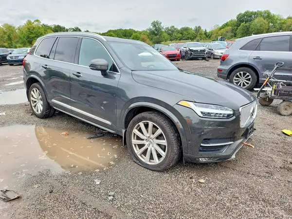 YV4A22PL3J1217531 — 2018 Volvo XC90, фото 4 с аукциона Copart 30.09.2026, Повреждения снизу