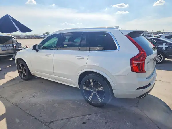 YV4102KMXJ1216589 — 2018 Volvo XC90, фото 2 с аукциона Copart 08.10.2026, Естественный износ