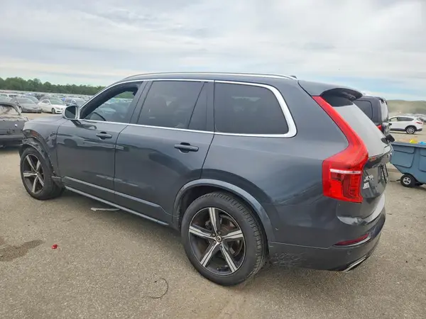 YV4A22PMXJ1205692 — 2018 Volvo XC90, фото 2 с аукциона Copart, Передняя часть