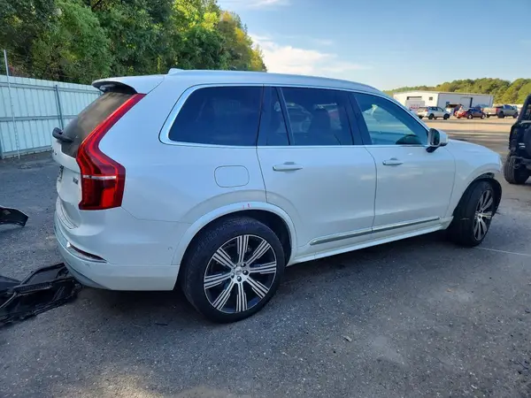 YV4A221L1N1828527 — 2022 Volvo XC90, фото 3 с аукциона Copart, Передняя часть