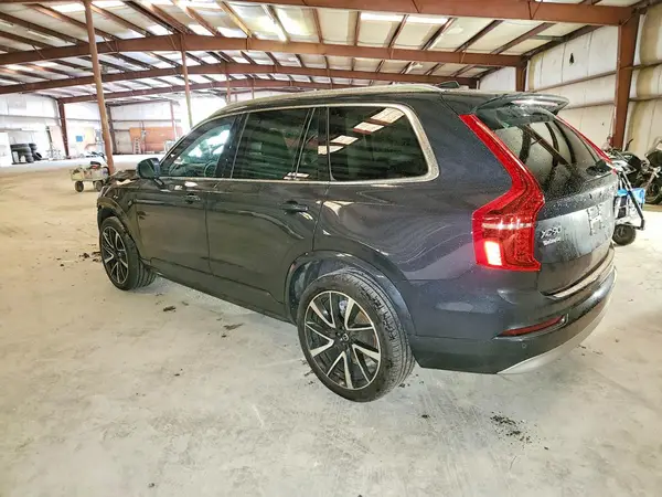 YV4A22PK6N1781008 — 2022 Volvo XC90, фото 2 с аукциона Copart, Передняя часть