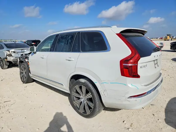 YV4H60CAXP1910598 — 2023 Volvo XC90, фото 2 с аукциона Copart, Передняя часть