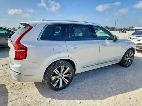 YV4H60CAXP1910598 — 2023 Volvo XC90, фото 3 с аукциона Copart, Передняя часть
