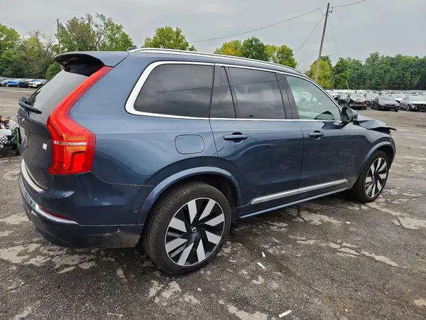 YV4H60CE1R1228750 — 2024 Volvo XC90, фото 3 с аукциона Copart, Передняя часть
