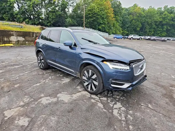 YV4H60CE1R1228750 — 2024 Volvo XC90, фото 4 с аукциона Copart, Передняя часть