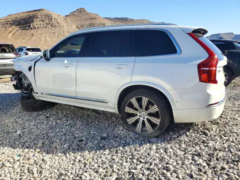 YV4H60CF6R1252759 — 2024 Volvo XC90, фото 2 с аукциона Copart 14.10.2026, Передняя часть