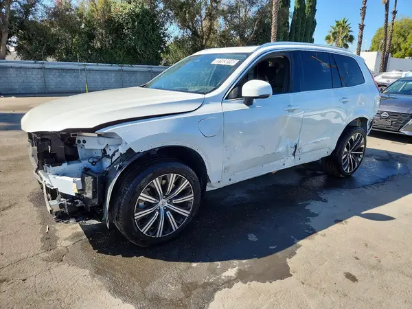 YV4H60PG4S1352285 — 2025 Volvo XC90, Передняя часть (Front End), фото до ремонта