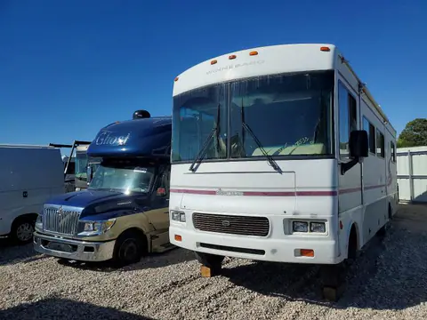 2002 WINNIBAGO RECREATIONAL VEHICLE (RV) VIN 1FCMF53S520A05952 фото 2
