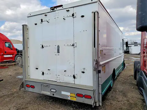 5B4KPD280A3439476 — 2010 Workhorse W42, фото 3 с аукциона Copart 06.10.2026, Естественный износ