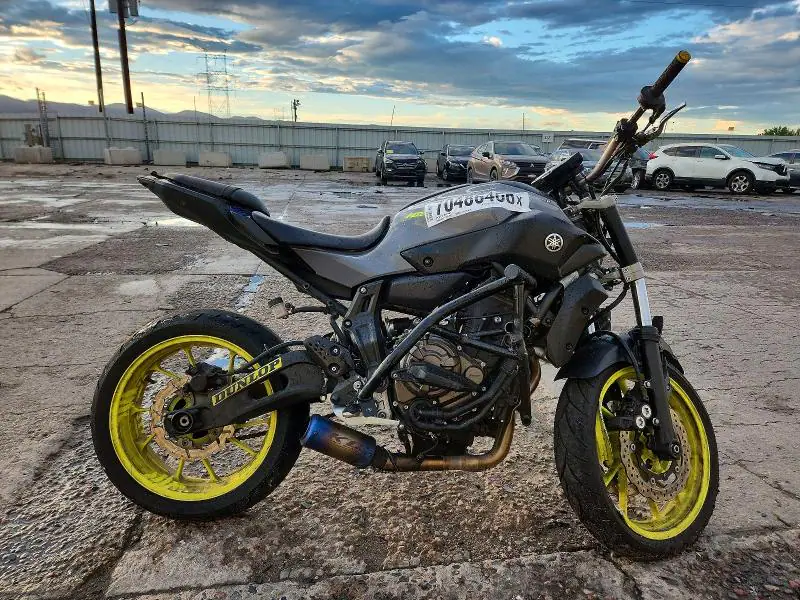 JYARM06E4GA008374 Yamaha FZ07 2016 — повреждение Передняя часть, фото до ремонта
