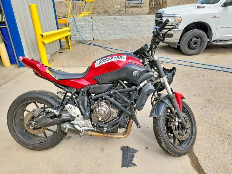 2017 Yamaha FZ07 VIN JYARM06E5HA013116 фото 1