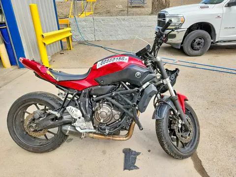 JYARM06E5HA013116 — 2017 Yamaha FZ07, Передняя часть (Front End), фото до ремонта