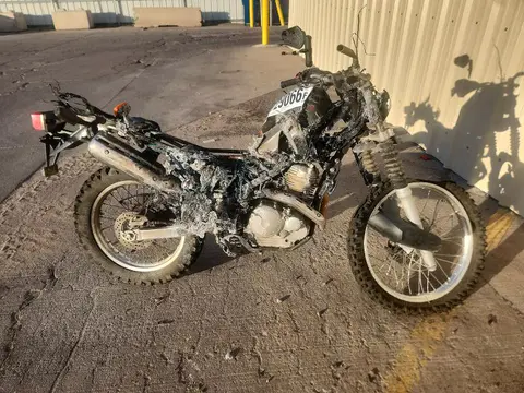 JYADG24E3PA016241 — 2023 Yamaha XT250, Пожар (Burn), фото до ремонта
