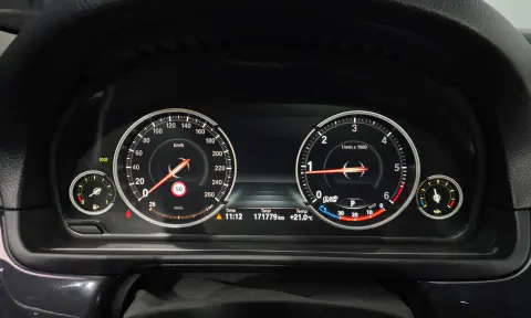 5 Series (F10) 520D xDrive VIN WBA5B9108ED565175 фото 8