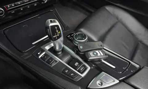 5 Series (F10) 520D xDrive VIN WBA5B9108ED565175 фото 9