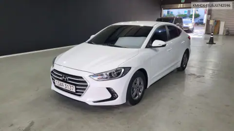 KMHD641LBJU742596 — 2018 Hyundai Elantra, фото до ремонта