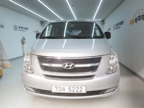 Grand Starex 12-Seater Wagon Cvx Luxury VIN KMJWAH7JP8U071922 фото 3