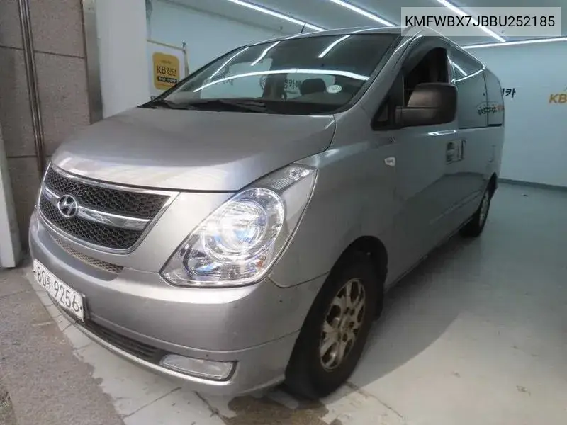 Grand Starex 5-Seater Van Cvx Luxury VIN KMFWBX7JBBU252185 фото 1