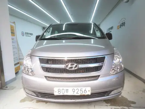 Grand Starex 5-Seater Van Cvx Luxury VIN KMFWBX7JBBU252185 фото 3