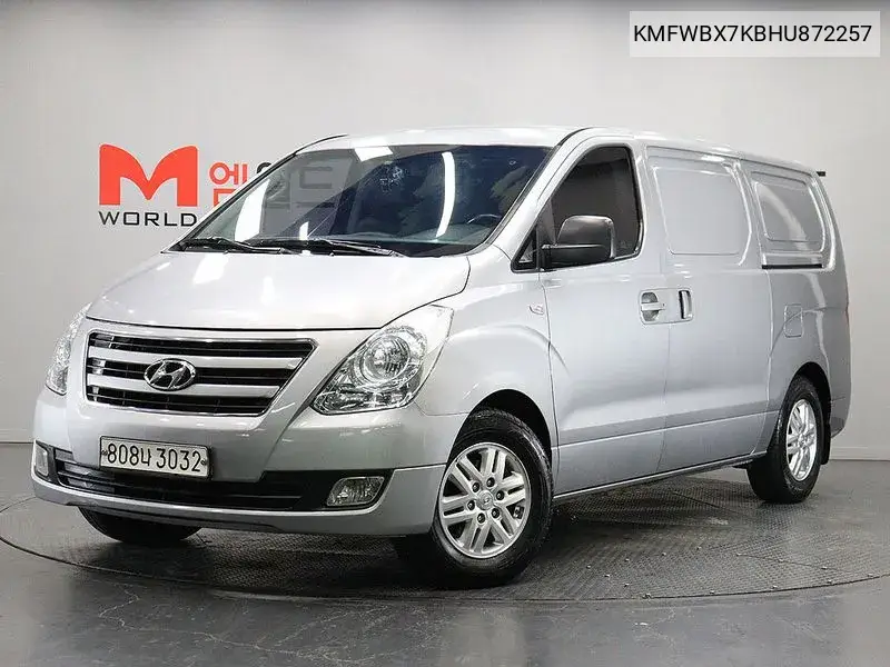 Grand Starex 3-Seater Van Modern VIN KMFWBX7KBHU872257 фото 1