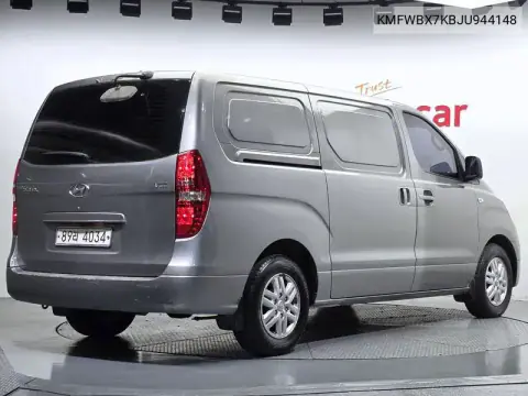 Grand Starex 3-Seater Van Smart VIN KMFWBX7KBJU944148 фото 2