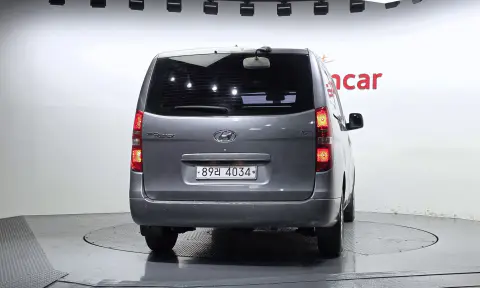 Grand Starex 3-Seater Van Smart VIN KMFWBX7KBJU944148 фото 4
