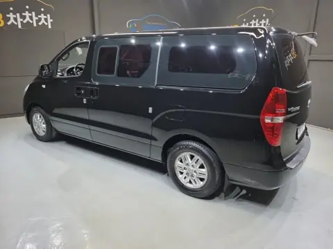 Grand Starex 5-Seater Van Modern VIN KMFWBX7KBHU919967 фото 4