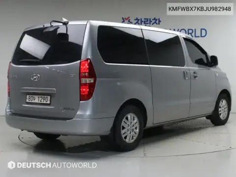 The New Grand Starex Van 3-Seater Smart VIN KMFWBX7KBJU982948 фото 2