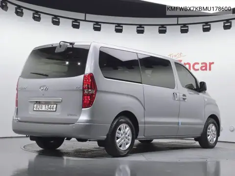 The New Grand Starex Van 3-Seater Smart VIN KMFWBX7KBMU178600 фото 2