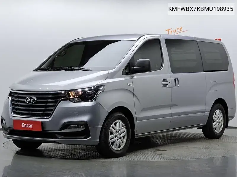 The New Grand Starex Van 3-Seater Smart VIN KMFWBX7KBMU198935 фото 1
