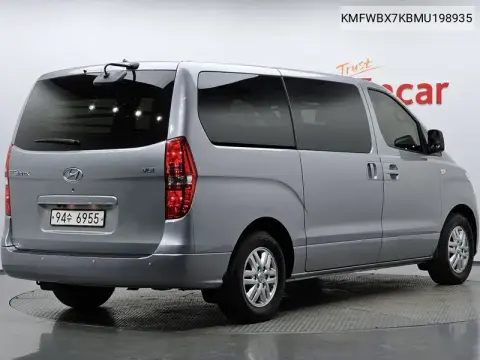 The New Grand Starex Van 3-Seater Smart VIN KMFWBX7KBMU198935 фото 2