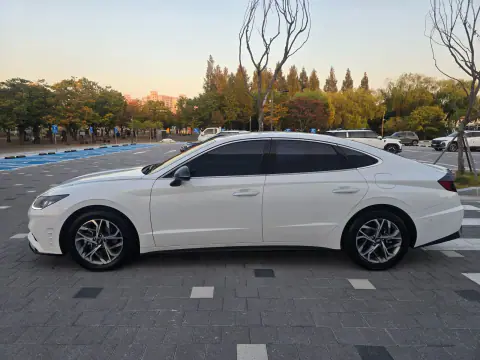 Sonata (Dn8) 2.0 Premium Plus VIN KMHL141EBNA239501 фото 3