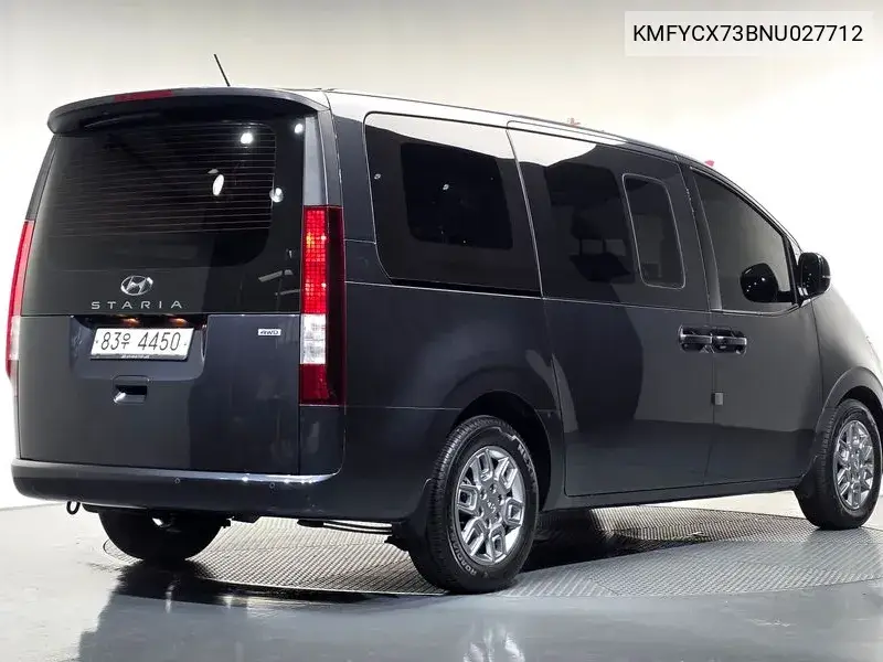 Staria L3.5 Cargo 5-Seater Modern VIN KMFYCX73BNU027712 фото 1