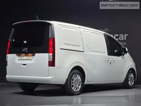 Staria Cargo 3-Seater Modern VIN KMFYDX71BNU012620 фото 2