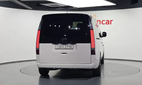 Staria L3.5 Lounge 9-Seater Mobility VIN KMHYE813BPU089369 фото 4