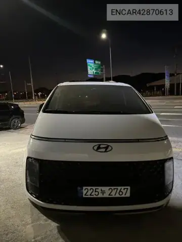 ENCAR42870613 — 2023 Hyundai Staria, фото до ремонта