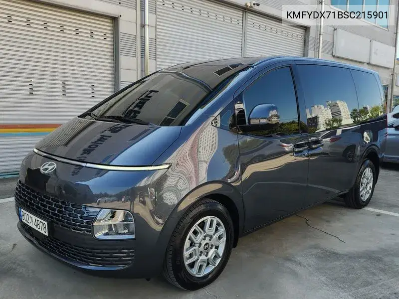 Staria Cargo 3-Seater Modern VIN KMFYDX71BSC215901 фото 1