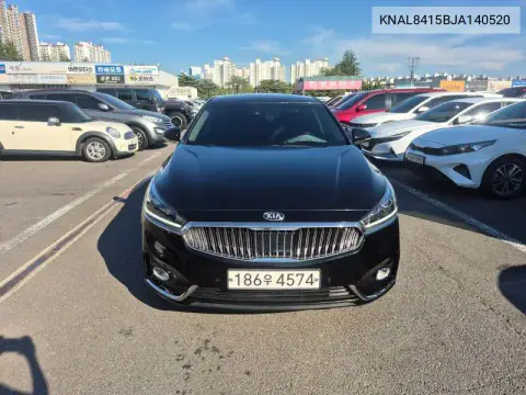KNAL8415BJA140520 — 2018 Kia Cadenza, фото до ремонта