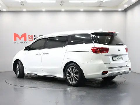 The New Carnival 7-Seater Limousine President VIN KMAME81ABKS477635 фото 4