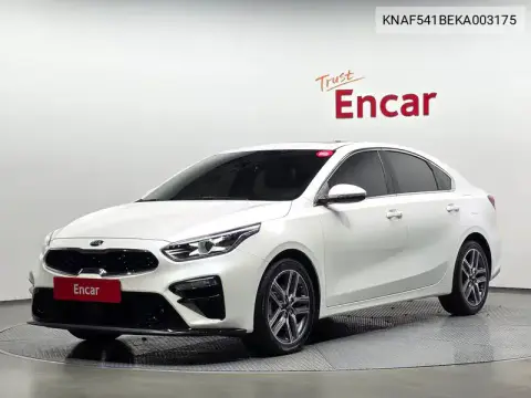 KNAF541BEKA003175 — 2018 Kia K3, фото до ремонта