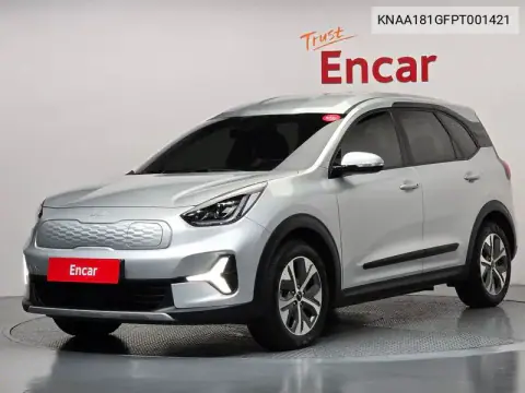 KNAA181GFPT001421 — 2022 Kia NIRO, фото до ремонта