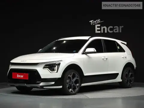 KNACT81EGNA007048 — 2022 Kia NIRO, фото до ремонта