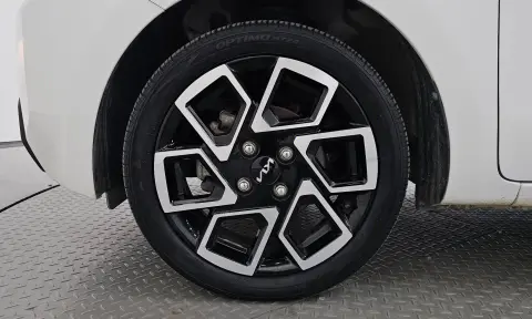 The New Kia Ray Signature VIN KNACH811BPT357773 фото 4