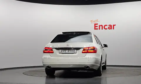 E-Class W212 E300 Elegance VIN WDDHF5DB3CA549822 фото 4