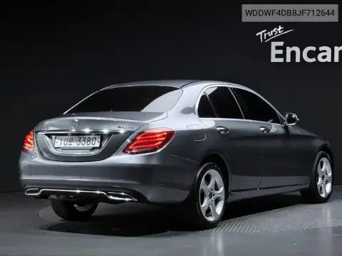 WDDWF4DB8JF712644 — 2018 Mercedes, фото до ремонта