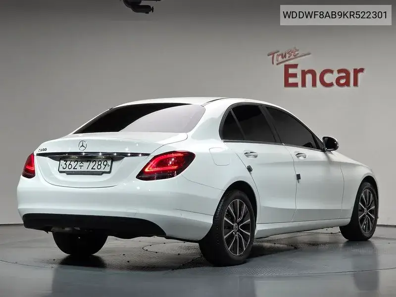 C-Class W205 C200 VIN WDDWF8AB9KR522301 фото 1