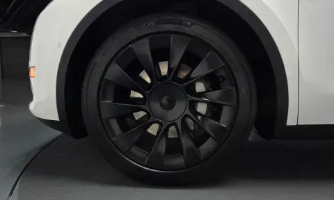 Model Y Standard Range Rwd VIN 5YJYGDED4MF172136 фото 4