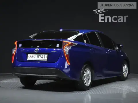 JTDKBRFU6J3589265 — 2018 Toyota Prius, фото до ремонта